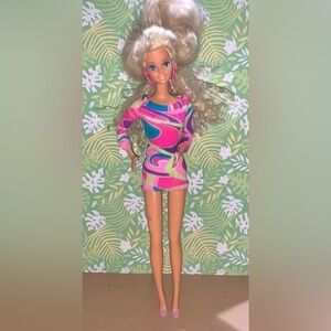 1991 Vintage Mattel Totally Hair Blonde Barbie